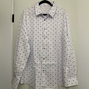 Men's Shirt in White and Blue Pattern